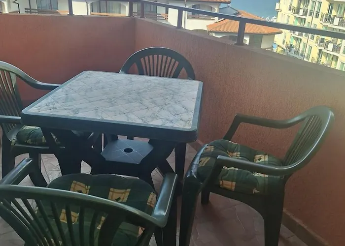 Apartmán Beachfront With Sea Views